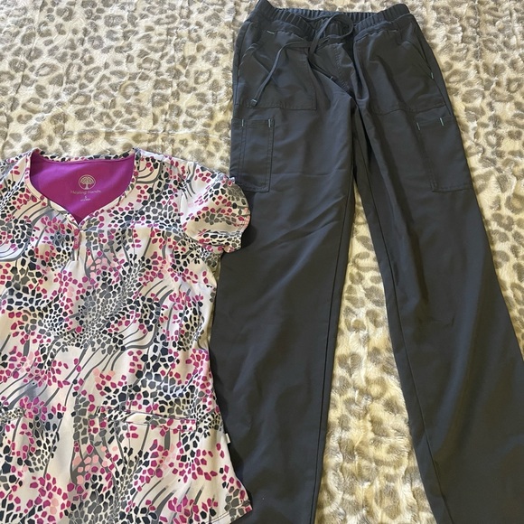 Scrub set - Picture 3 of 5